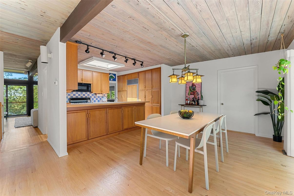 Chandelier, Dining room, Interior, Kitchen, Pendant Lights, Wooden Ceilings, Wood Texture Flooring