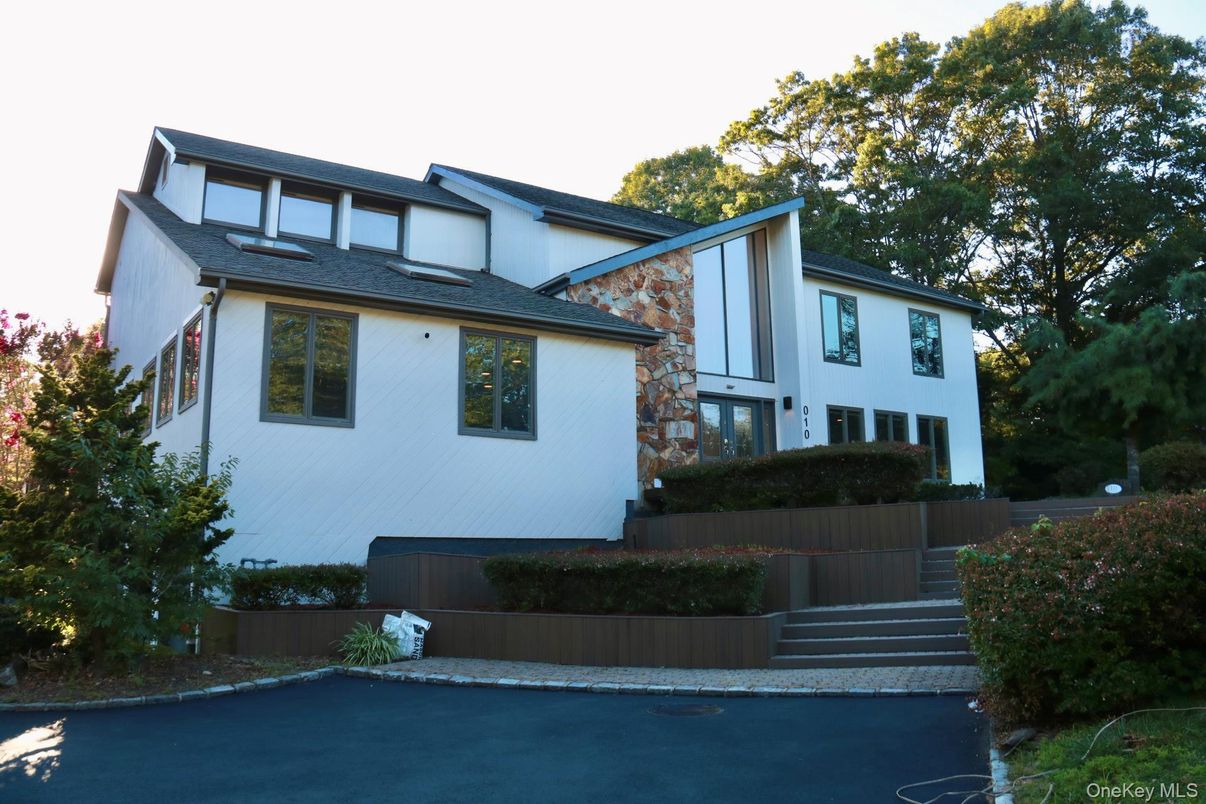 Exterior, Facade, Farmhouse