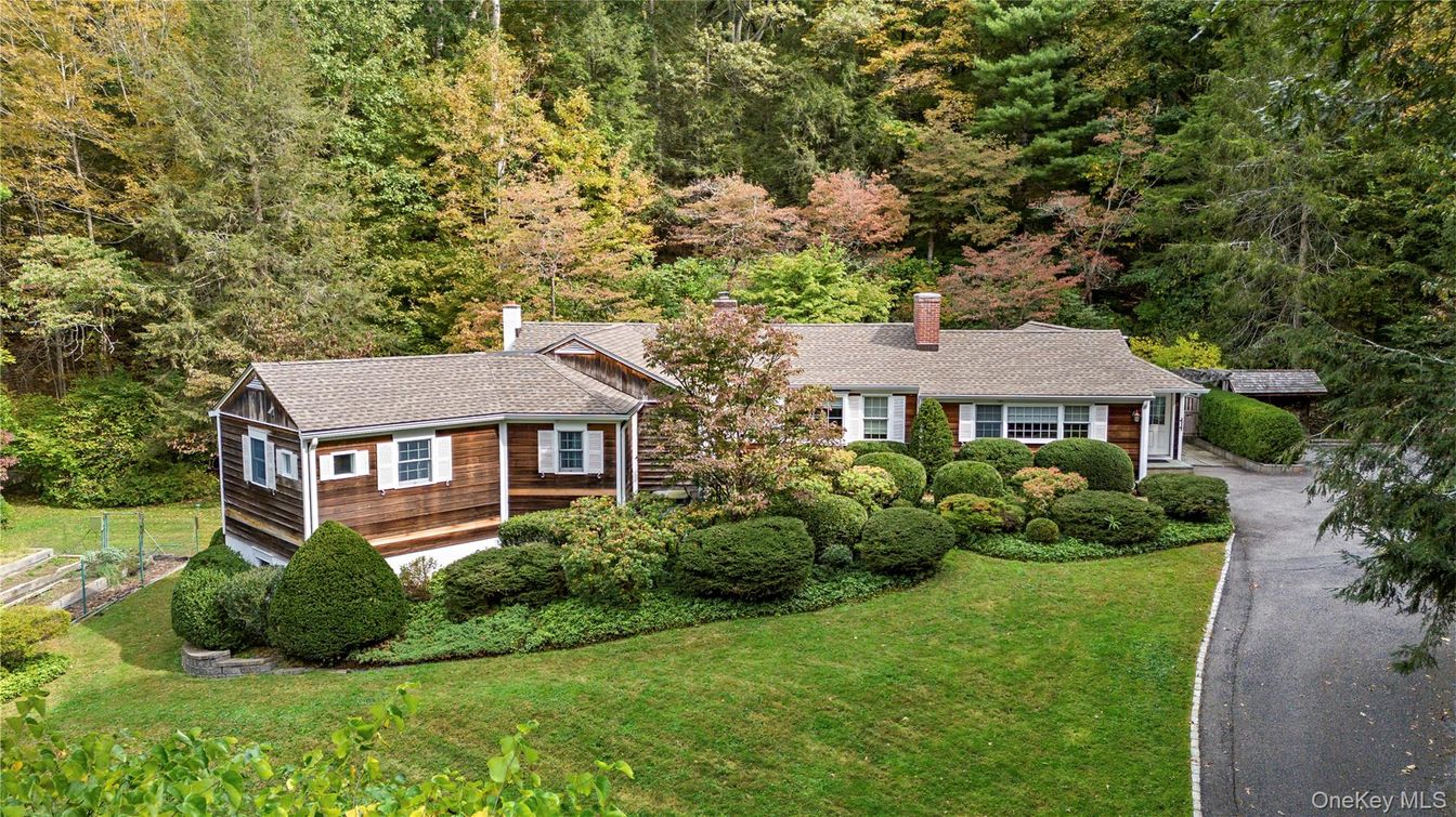 Exterior, Facade, Cape Cod