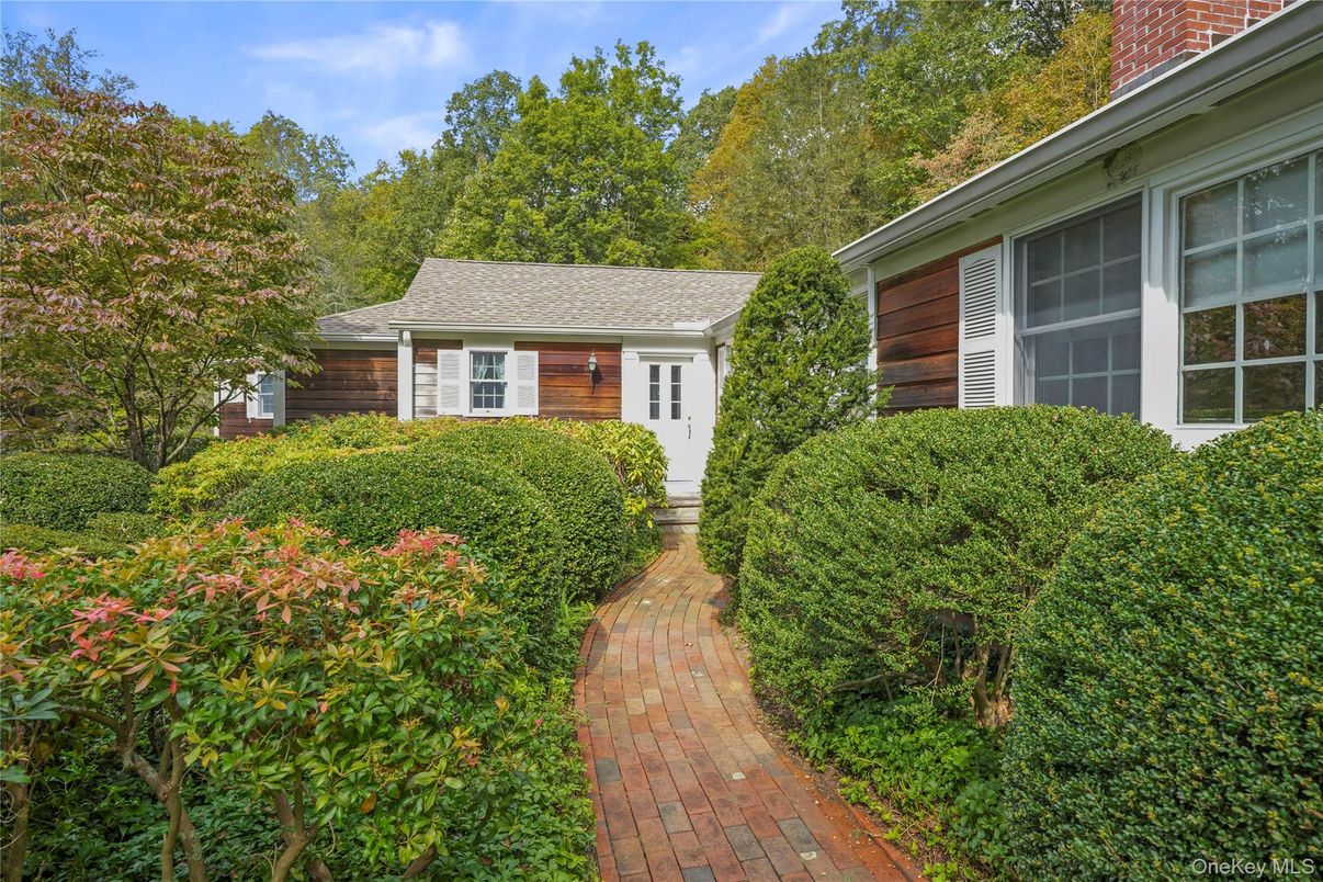 Exterior, Facade, None