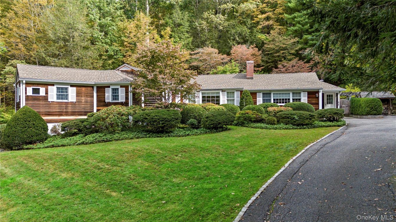 Exterior, Facade, Cape Cod