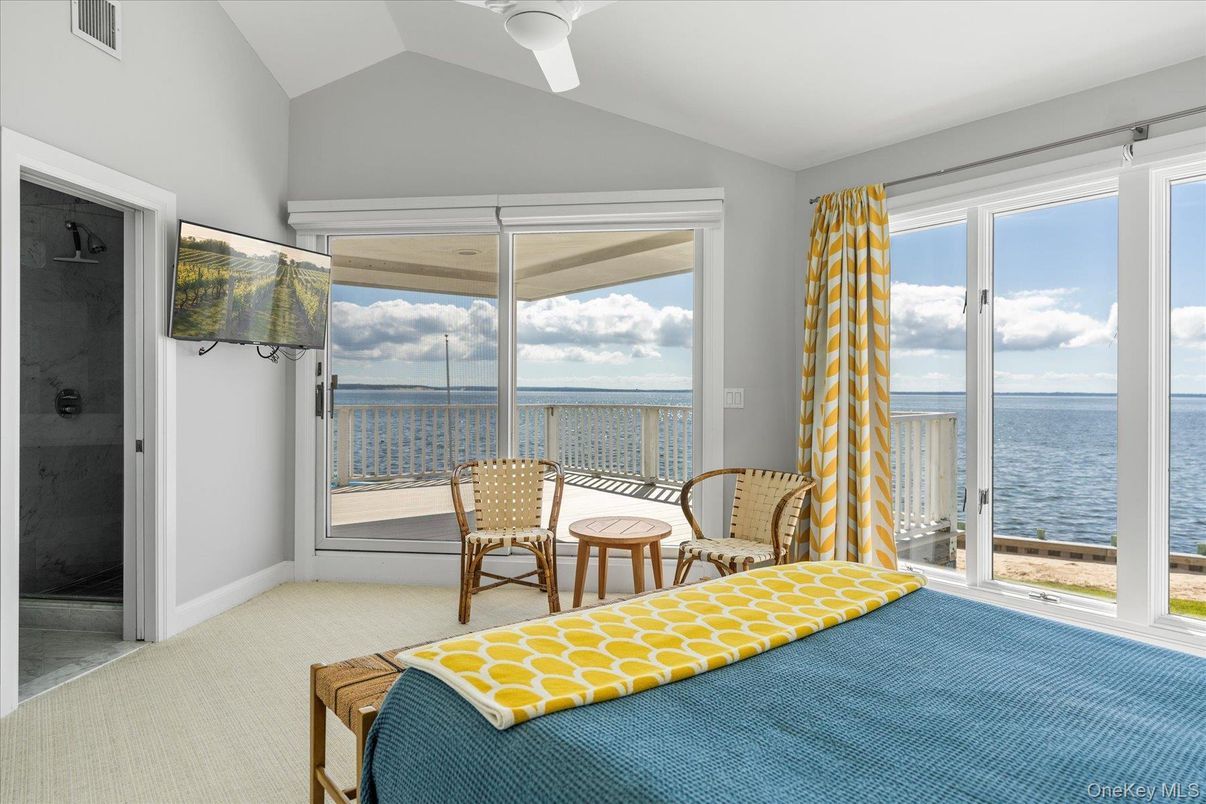 Bedroom, Interior, Water