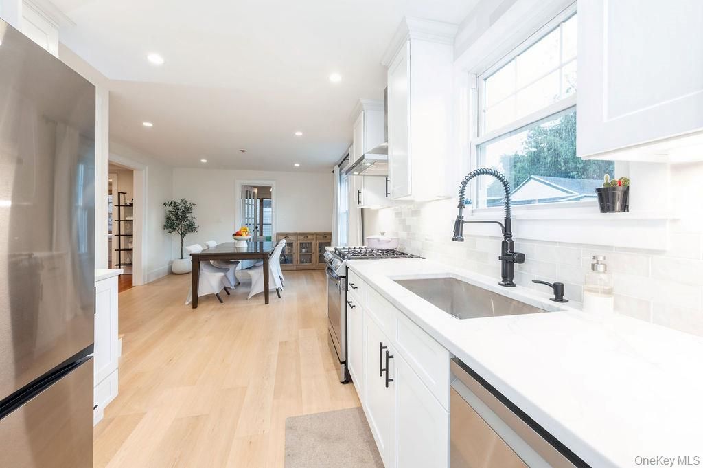 Dining room, Interior, Kitchen, Recessed Lighting, Wood Texture Flooring