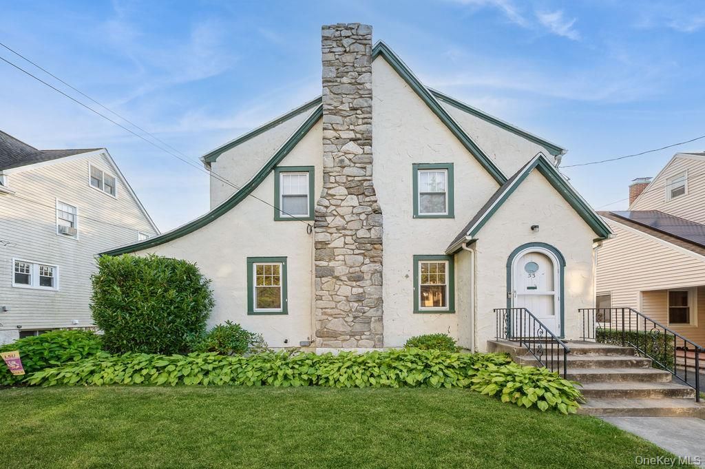 Exterior, Facade, Tudor Revival