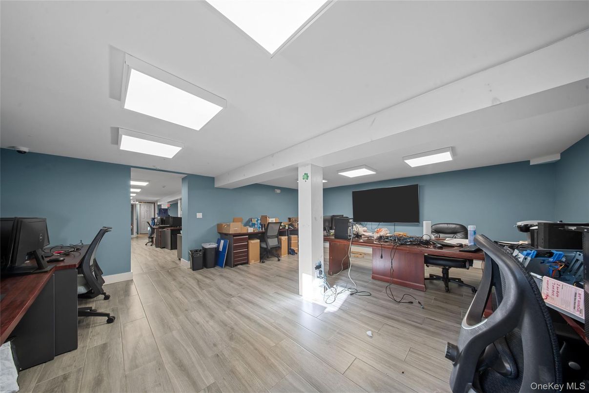 Home Office, Interior, Recessed Lighting, Wood Texture Flooring