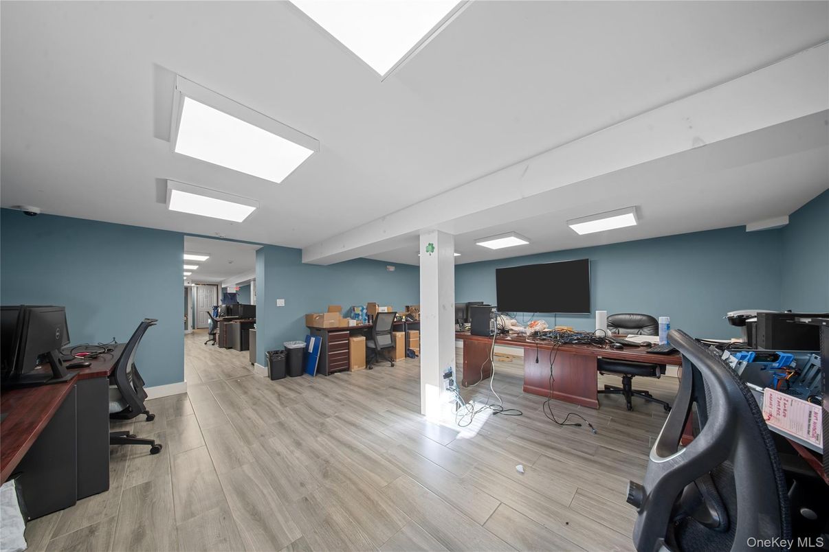 Home Office, Interior, Recessed Lighting, Wood Texture Flooring