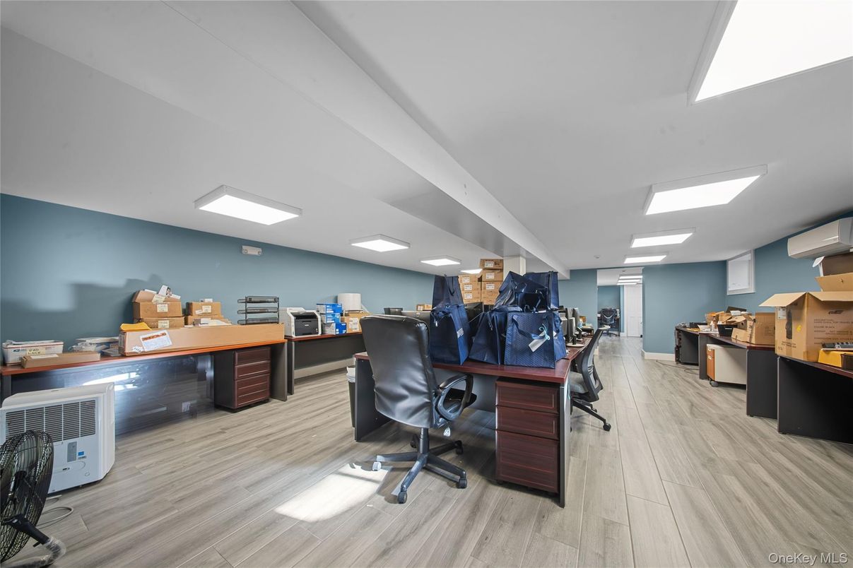 Home Office, Interior, Recessed Lighting, Wood Texture Flooring