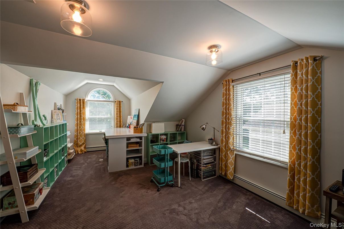 Home Office, Interior