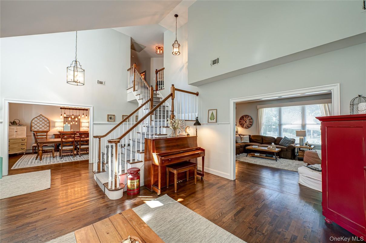 Dining room, Interior, Living room, Pendant Lights, Piano, Wood Texture Flooring
