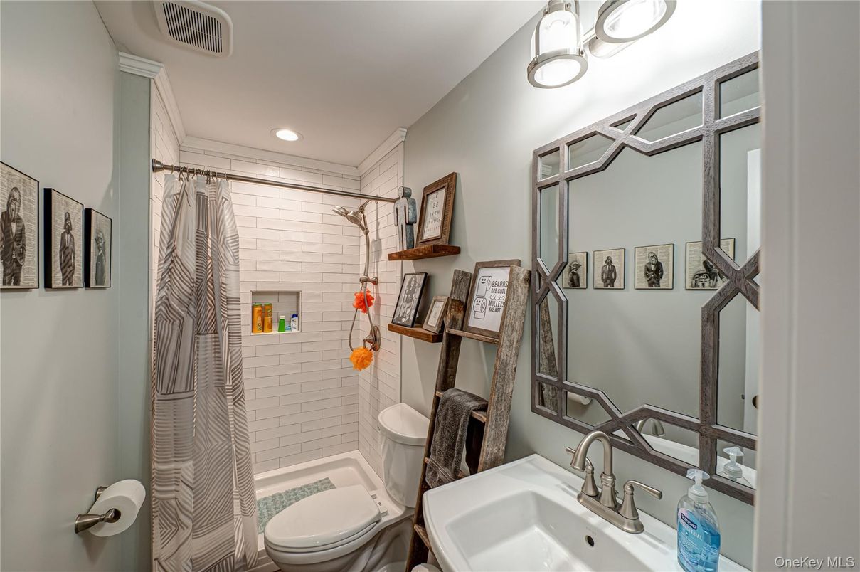 Bathroom, Interior, Recessed Lighting