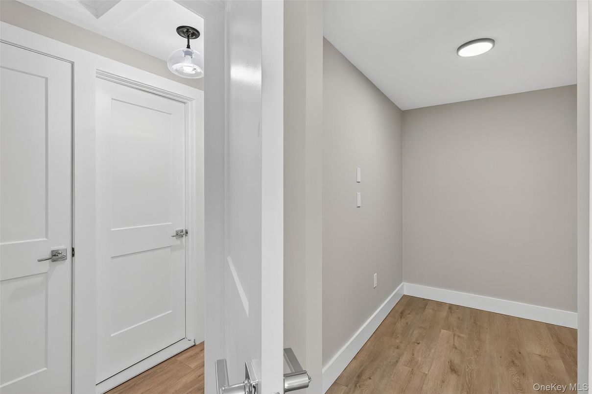 Empty room, Interior, Pendant Lights, Recessed Lighting, Wood Texture Flooring
