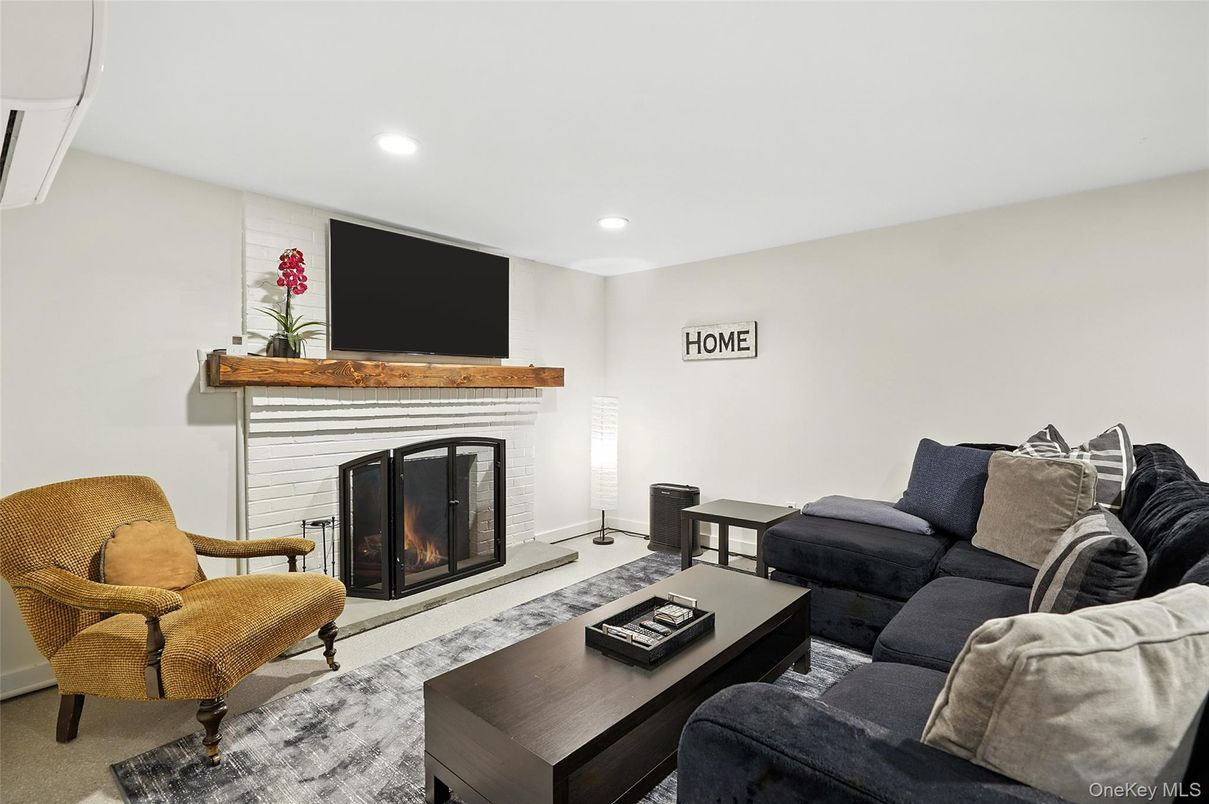 Fireplace, Interior, Living room, Recessed Lighting
