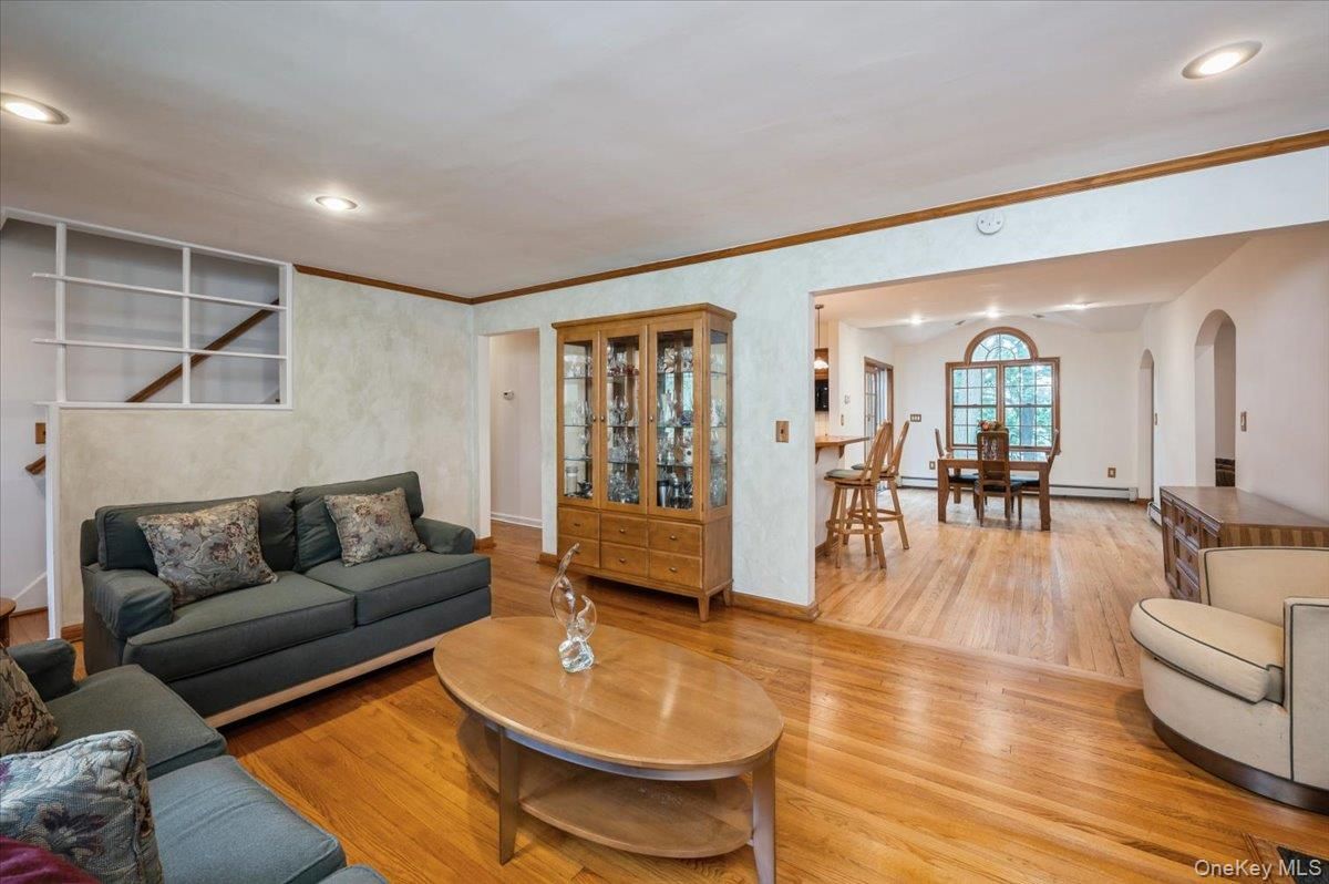 Dining room, Interior, Living room, Recessed Lighting, Wood Texture Flooring