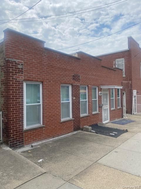 Exterior, Facade, Brick Facade, Cape Cod