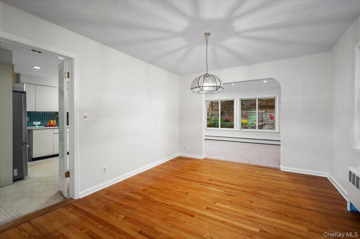 Empty room, Interior, Pendant Lights, Recessed Lighting, Wood Texture Flooring