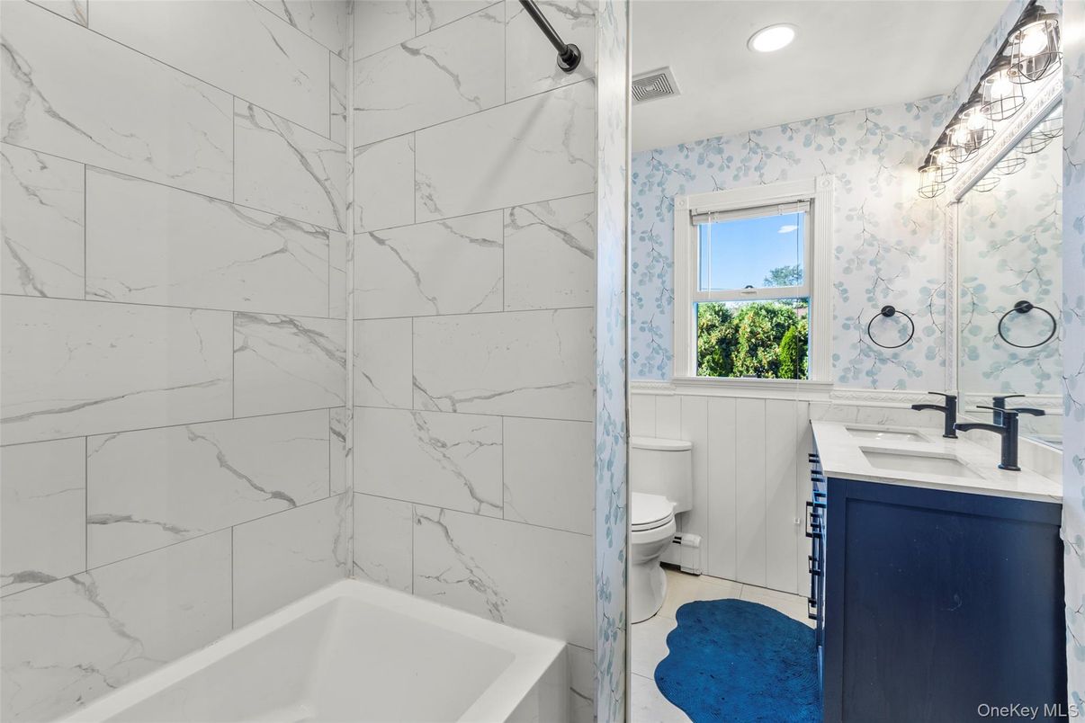 Bathroom, Interior, Marble Walls, Recessed Lighting