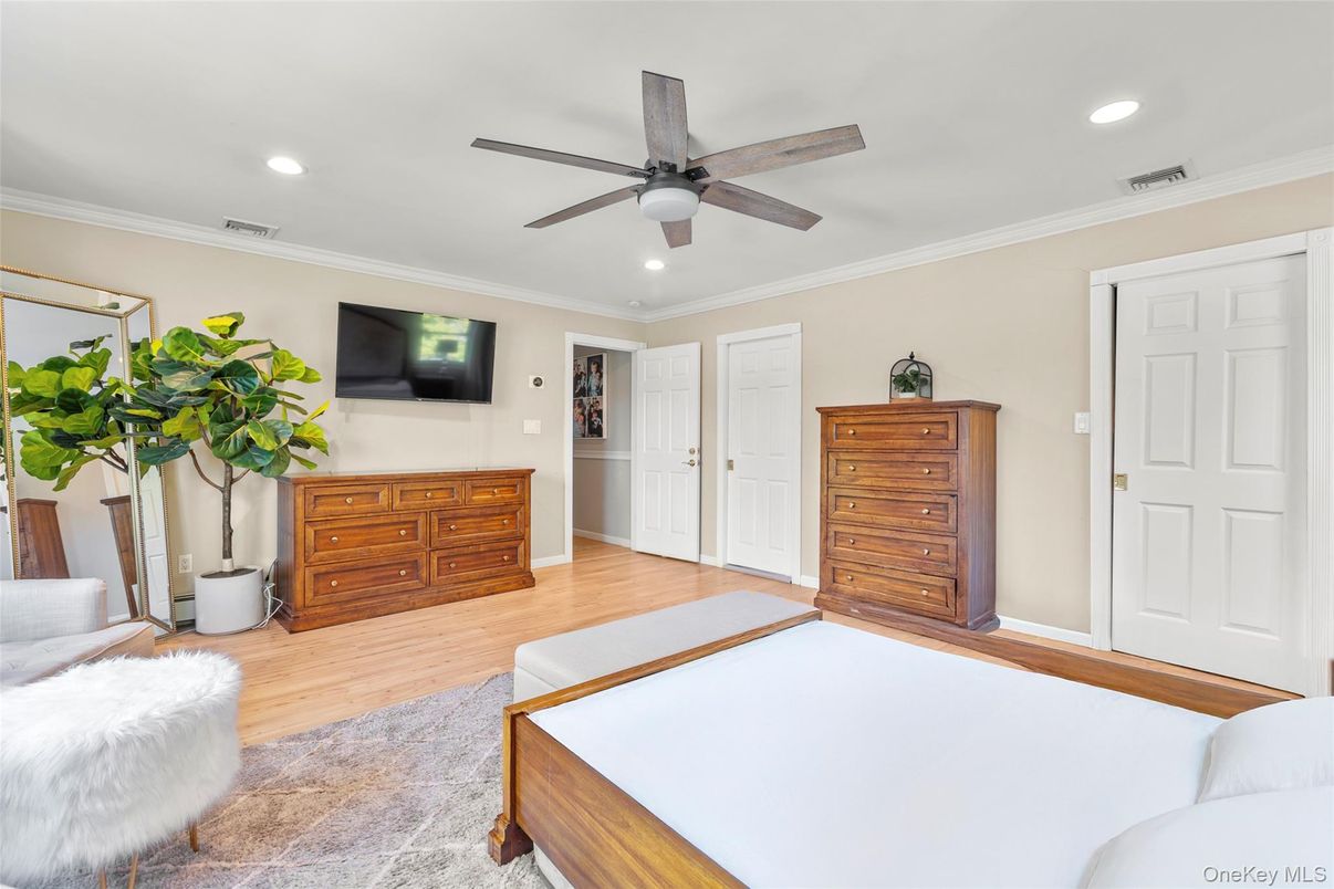 Bedroom, Interior, Recessed Lighting, Wood Texture Flooring