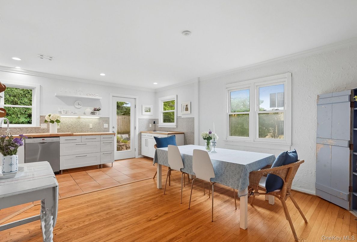 Dining room, Interior, Kitchen, Recessed Lighting, Wood Texture Flooring