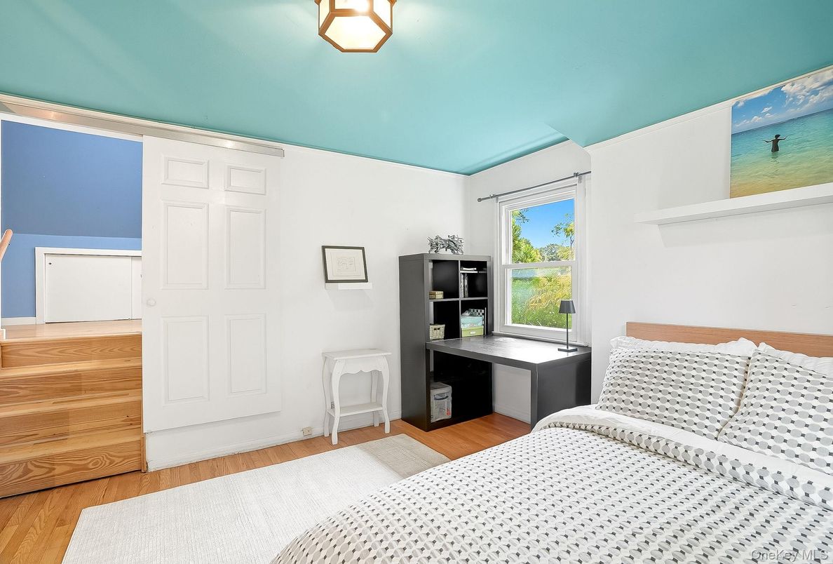 Bedroom, Interior, Water, Wood Texture Flooring