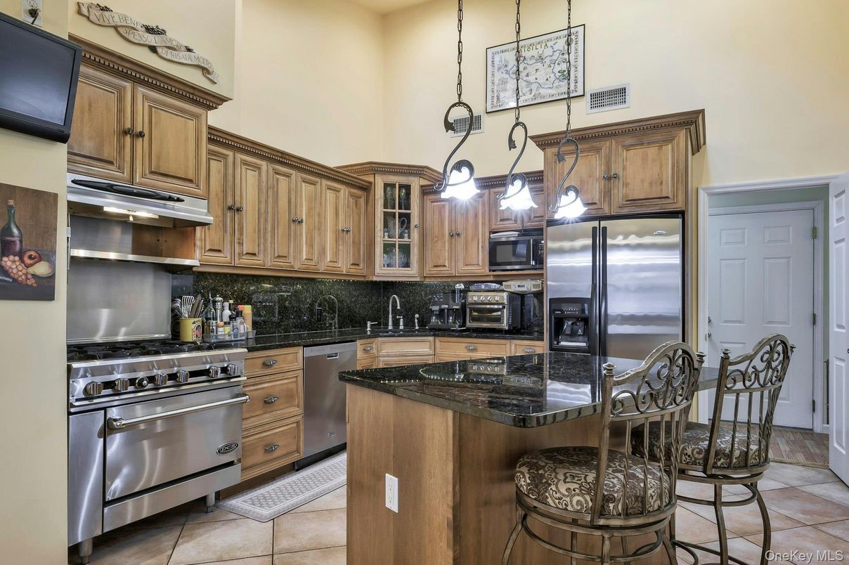 Interior, Kitchen, Pendant Lights, Stainless Steel Appliances