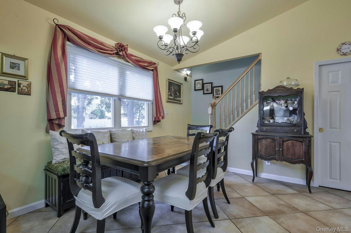 Chandelier, Dining room, Interior