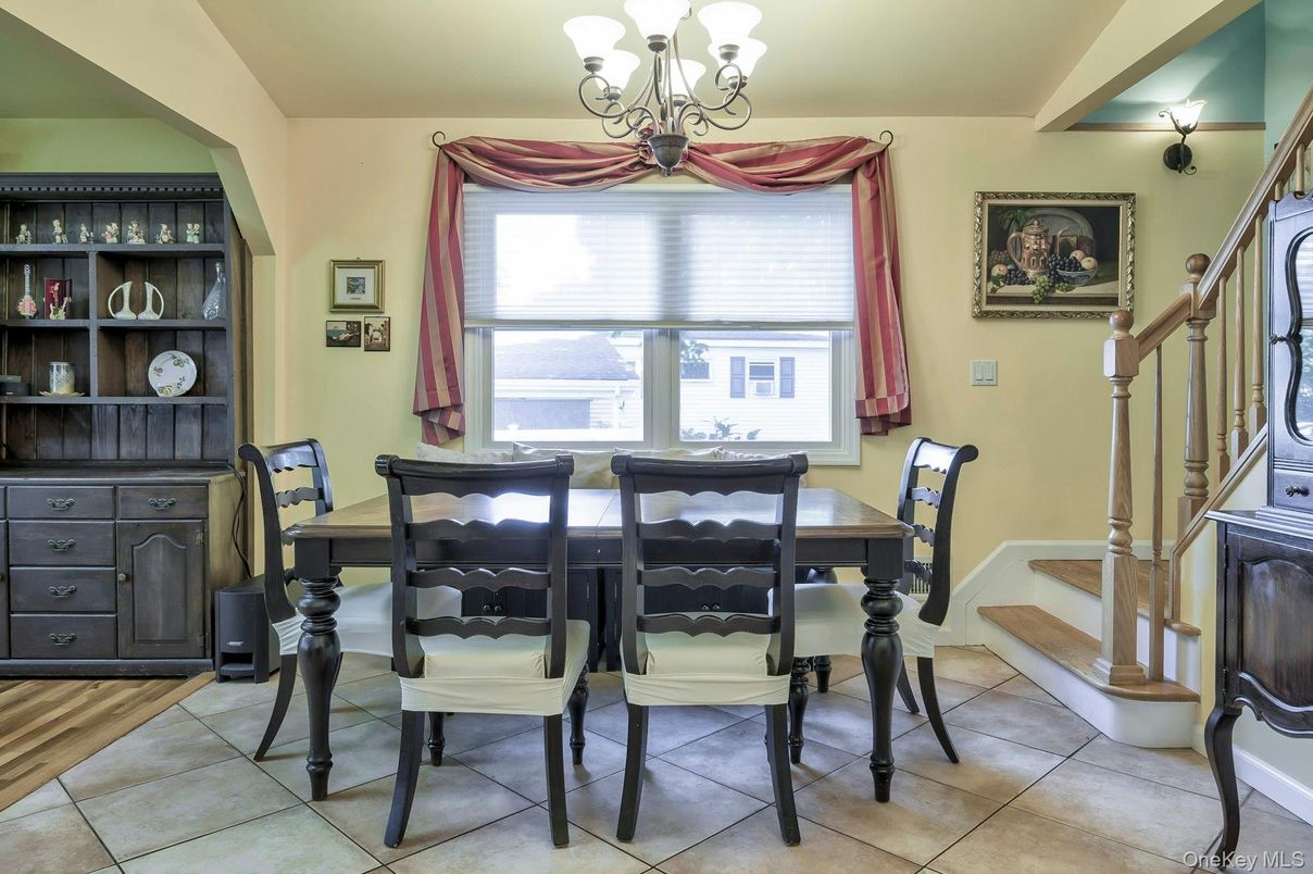 Chandelier, Dining room, Interior