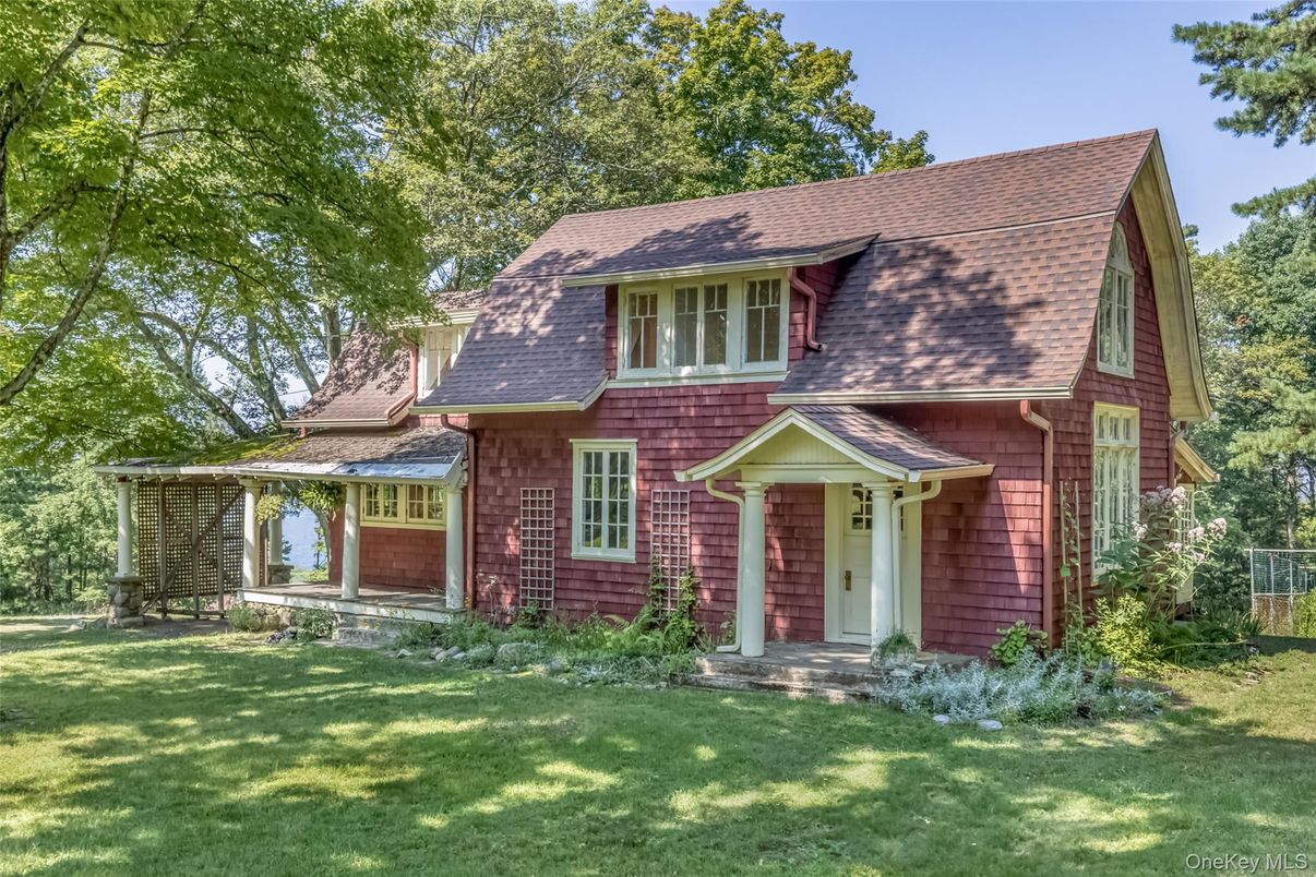 Exterior, Facade, Brick Facade, Cape Cod