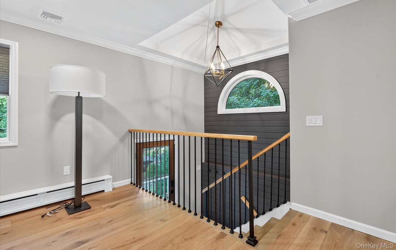 Interior, Pendant Lights, Wood Texture Flooring