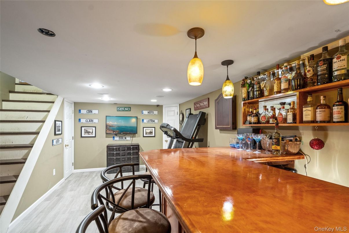Interior, Pendant Lights, Recessed Lighting, Wood Texture Flooring