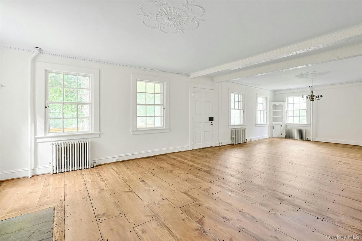 Empty room, Interior, Pendant Lights, Wood Texture Flooring