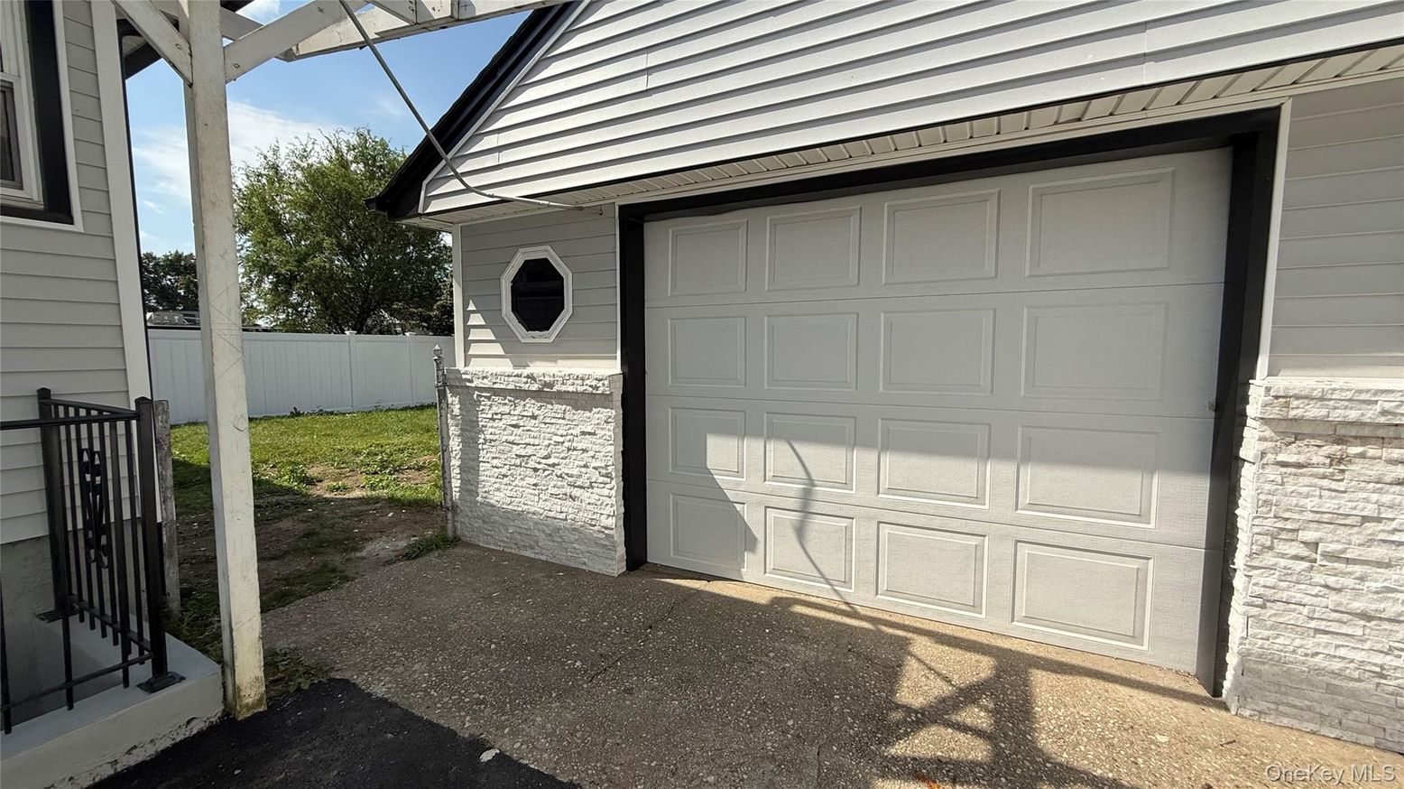 Detached Garage, Exterior