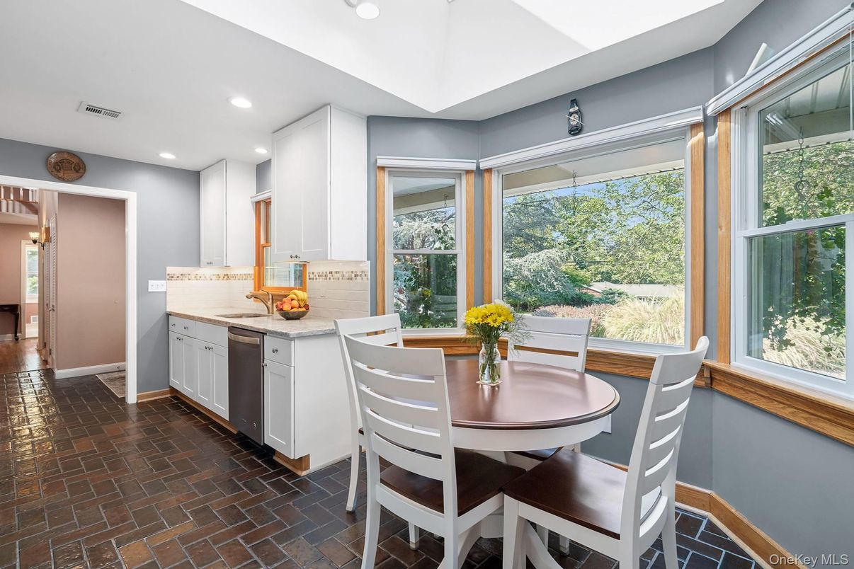 Dining room, Interior, Kitchen, Recessed Lighting