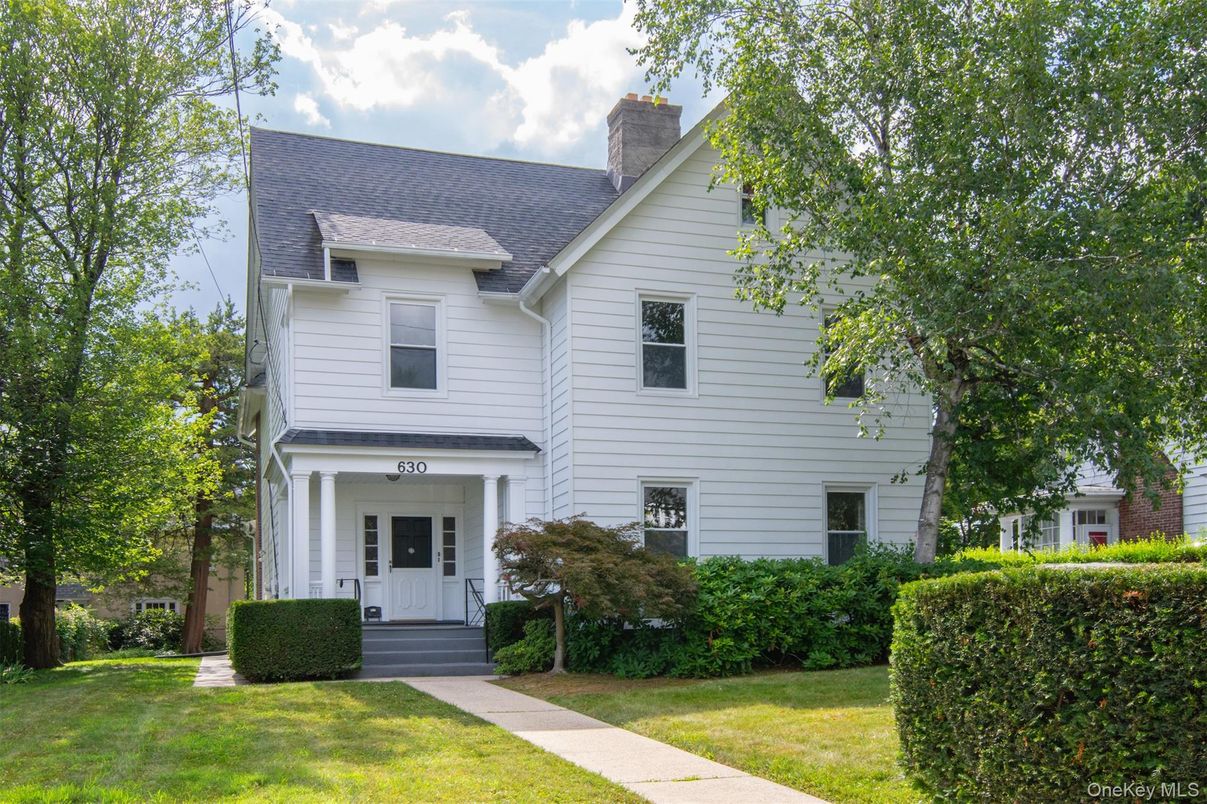 Exterior, Facade, Farmhouse