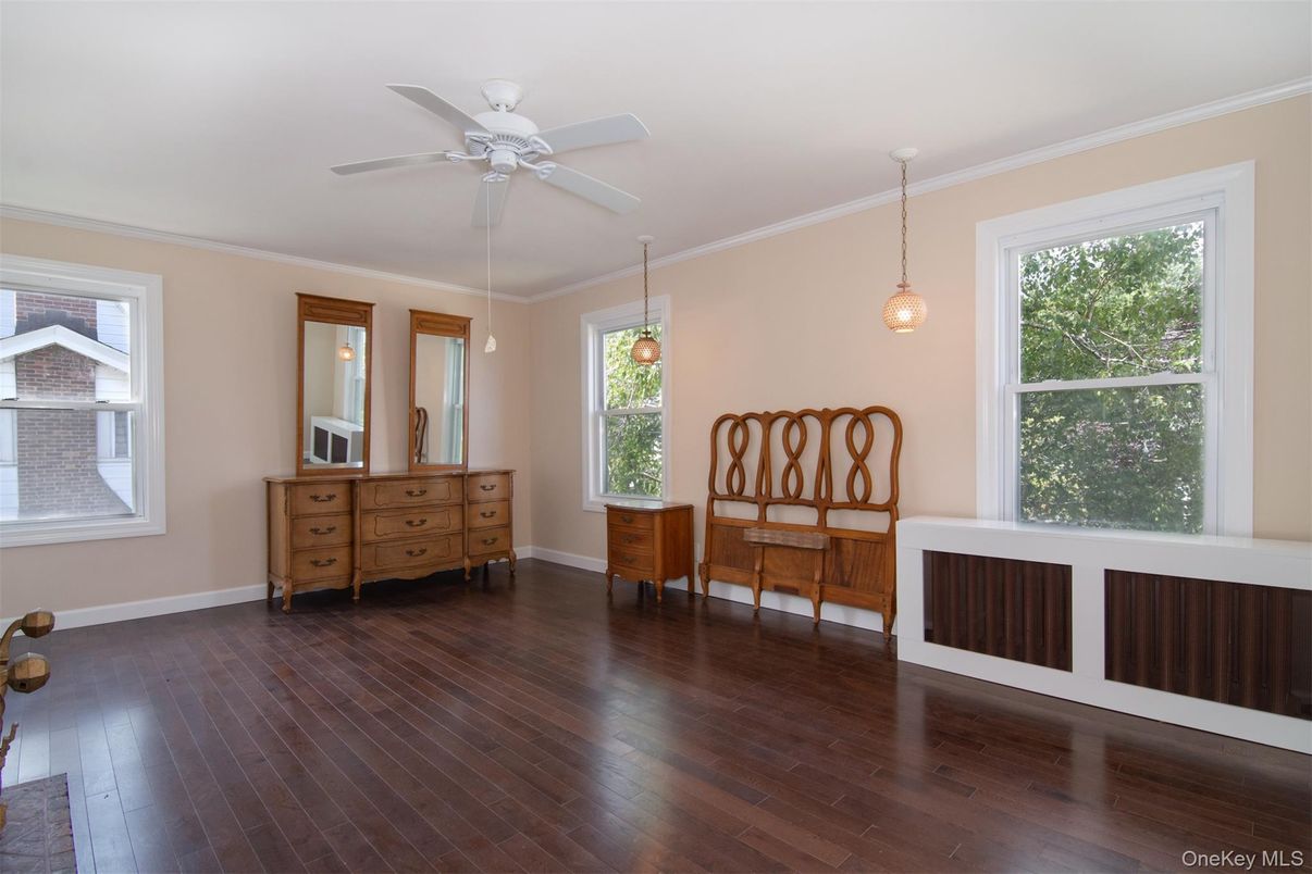 Interior, Pendant Lights, Wood Texture Flooring