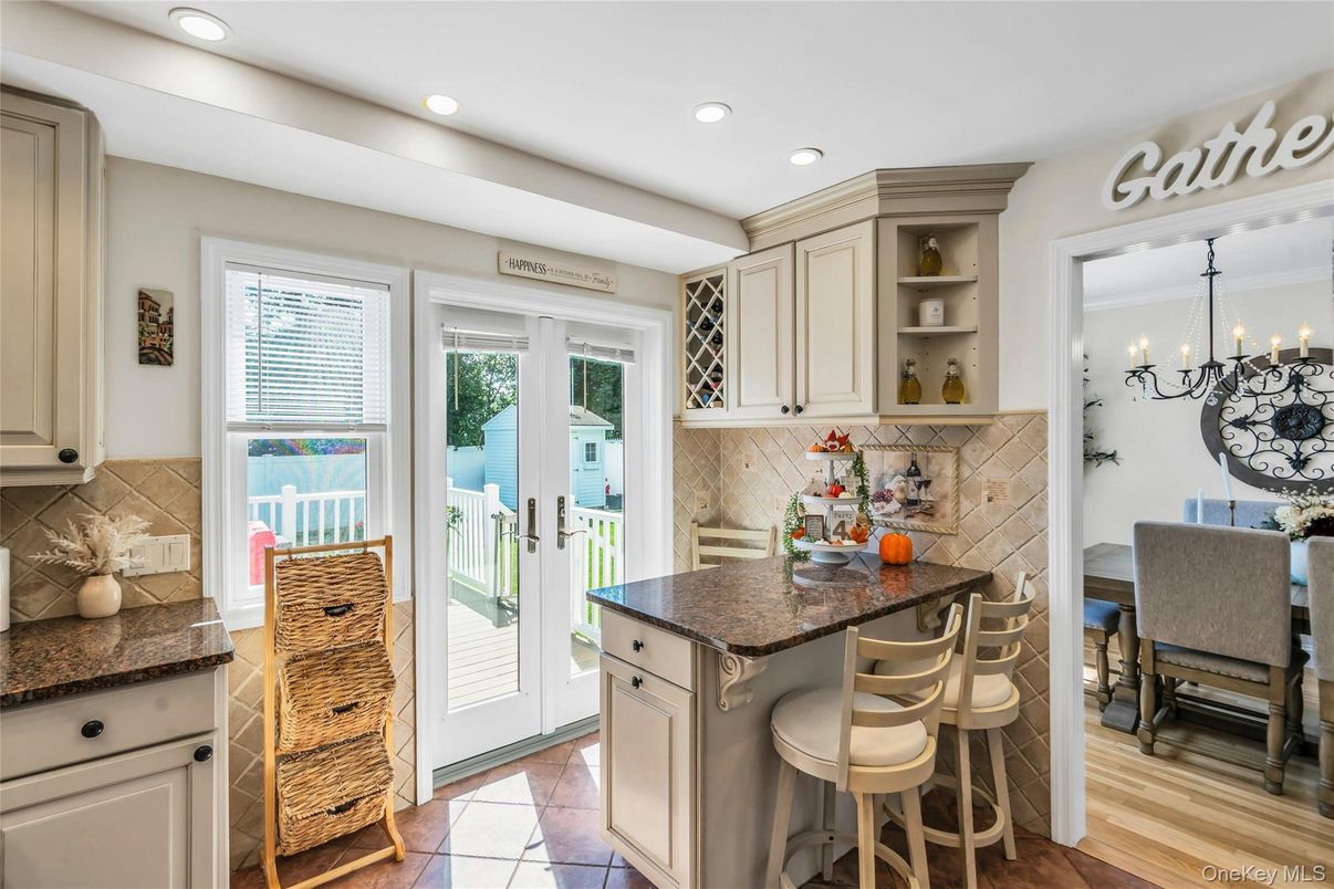 Chandelier, Dining room, Interior, Kitchen, Recessed Lighting, Wood Texture Flooring