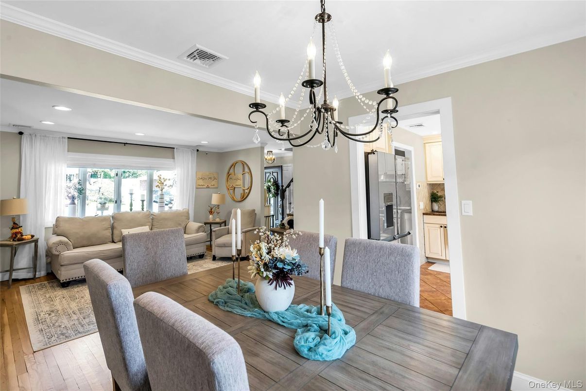 Chandelier, Dining room, Interior, Living room, Recessed Lighting, Wood Texture Flooring