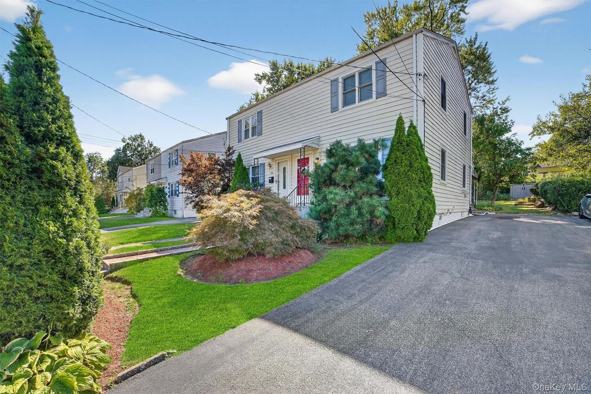 Exterior, Facade, Georgian