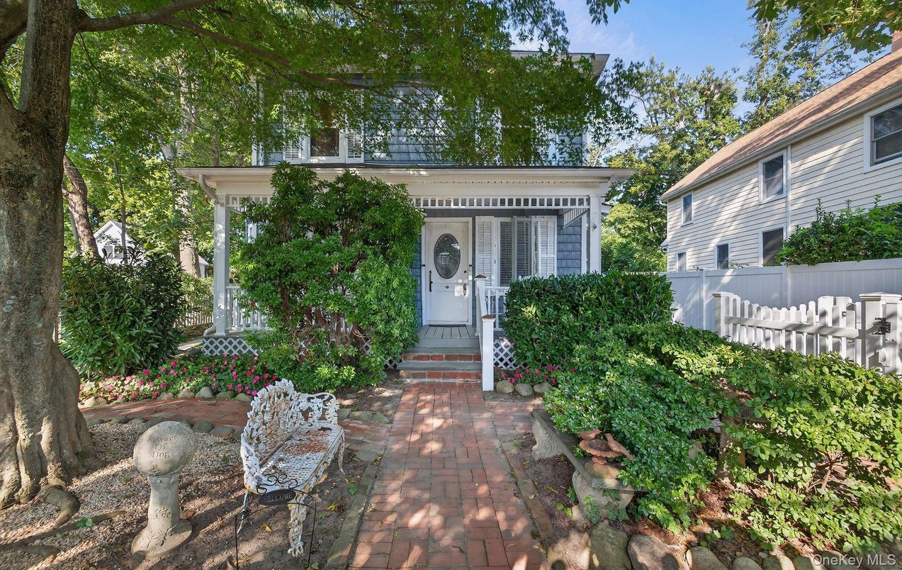 Exterior, Facade, None