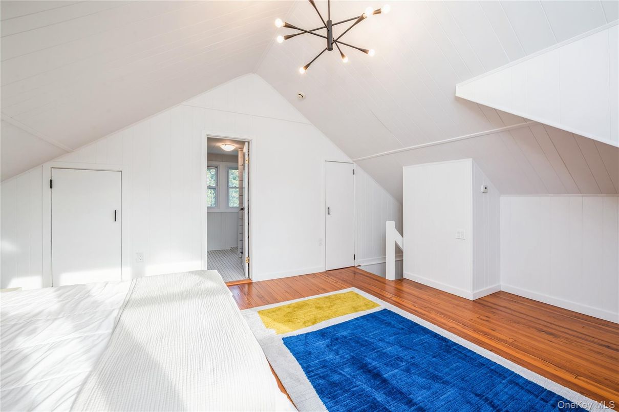 Interior, Pendant Lights, Wood Texture Flooring