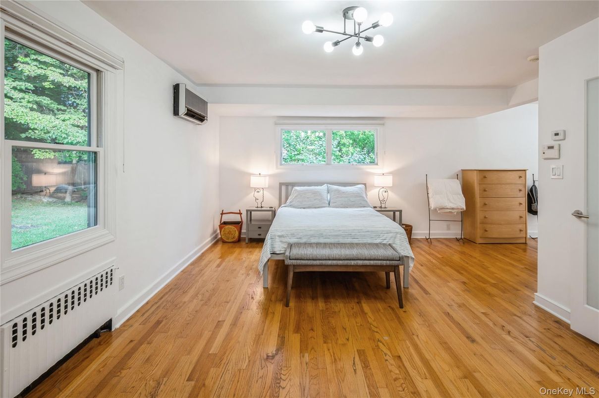 Bedroom, Interior, Pendant Lights, Wood Texture Flooring