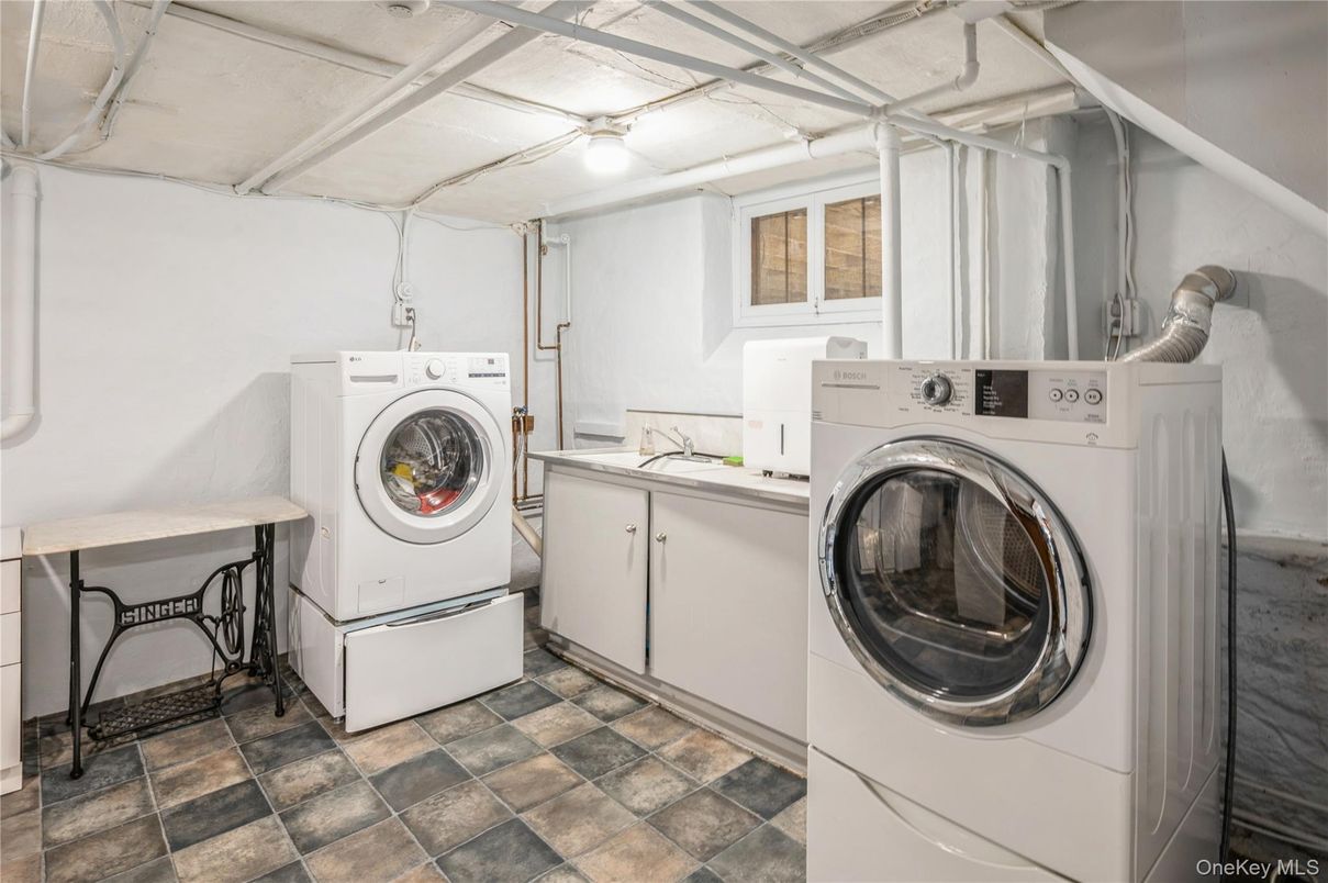 Interior, Utility Closets, Washer