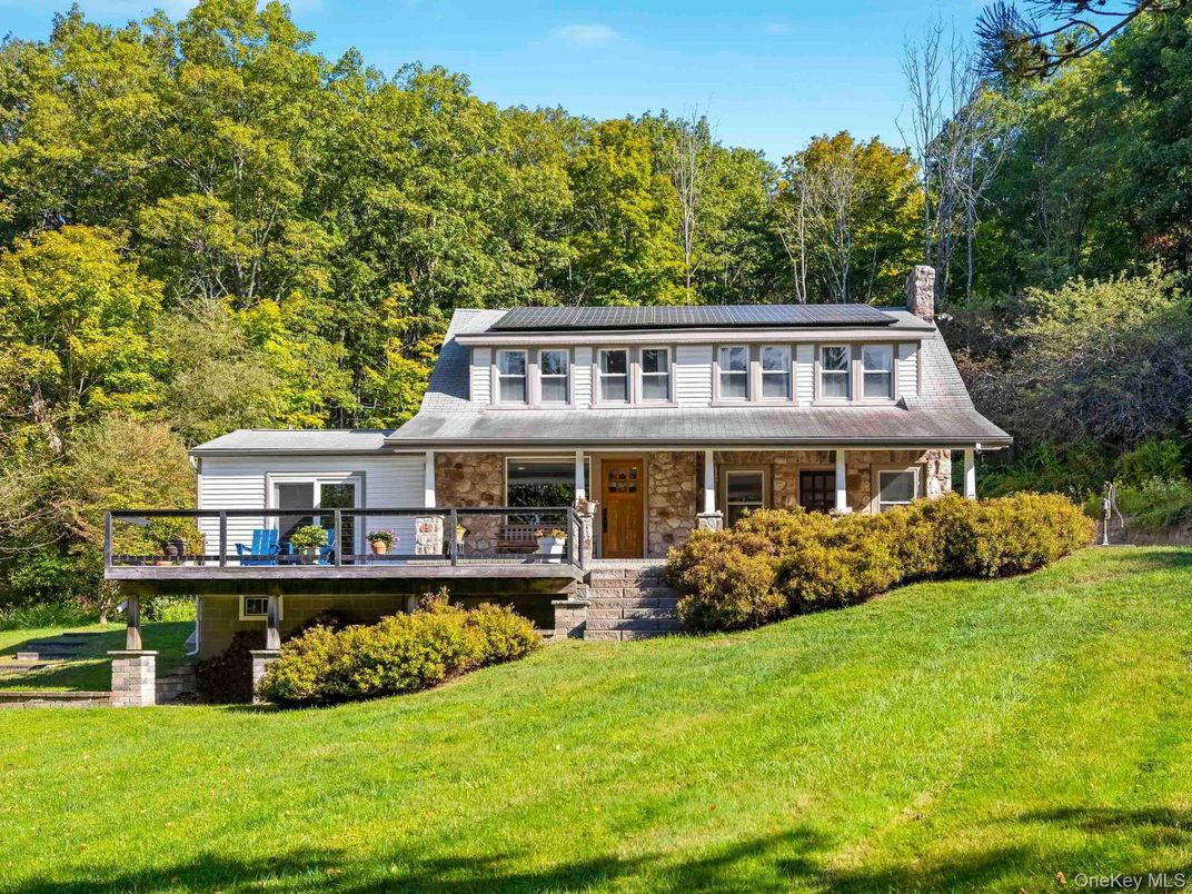 Exterior, Facade, Solar Panels, American Foursquare