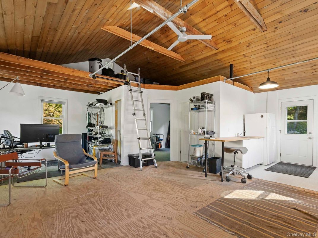 Home Office, Interior, Pendant Lights, Wooden Beams, Wooden Ceilings, Wood Texture Flooring