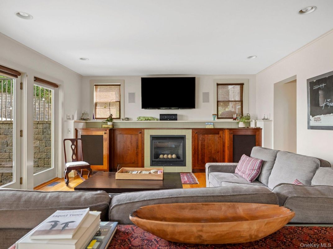 Fireplace, Interior, Living room, Recessed Lighting