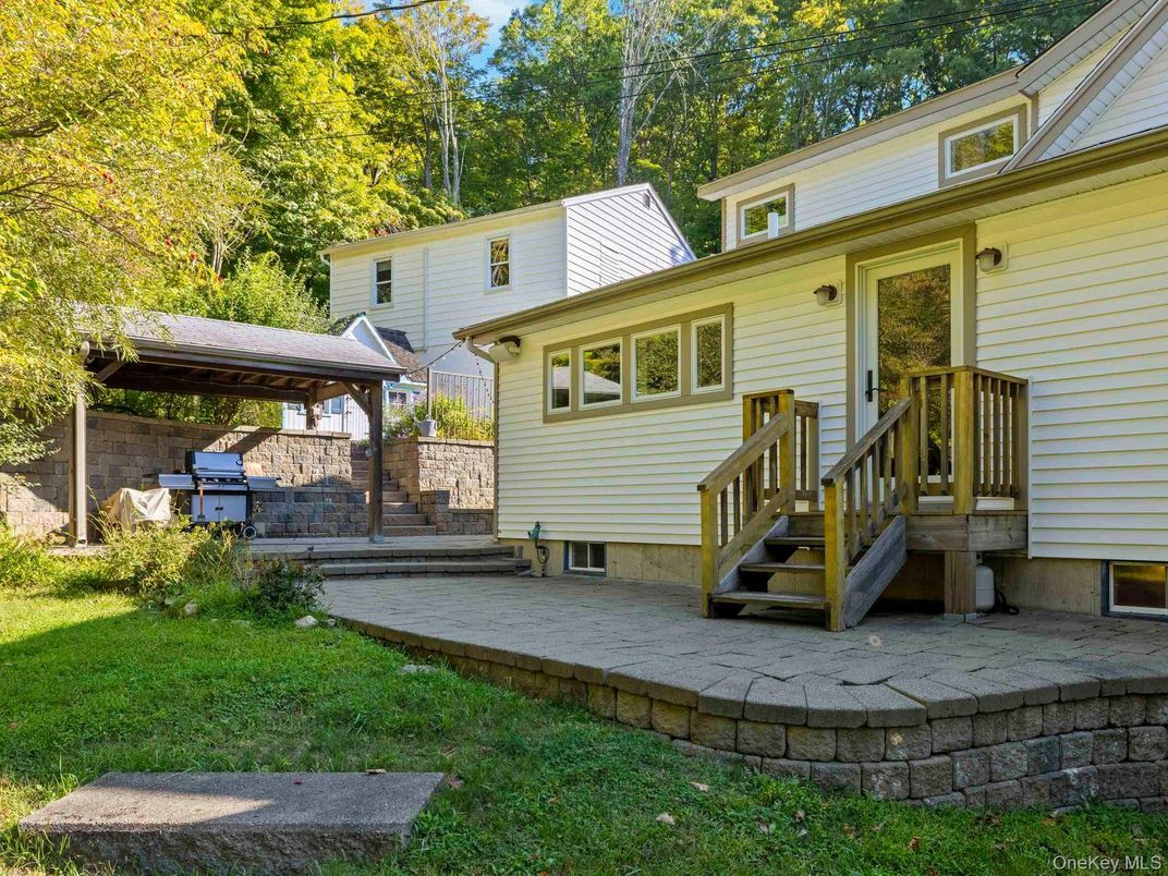 Exterior, Outdoor Kitchen