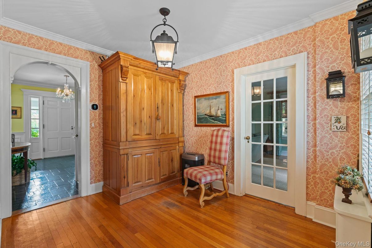 Chandelier, Interior, Wood Texture Flooring