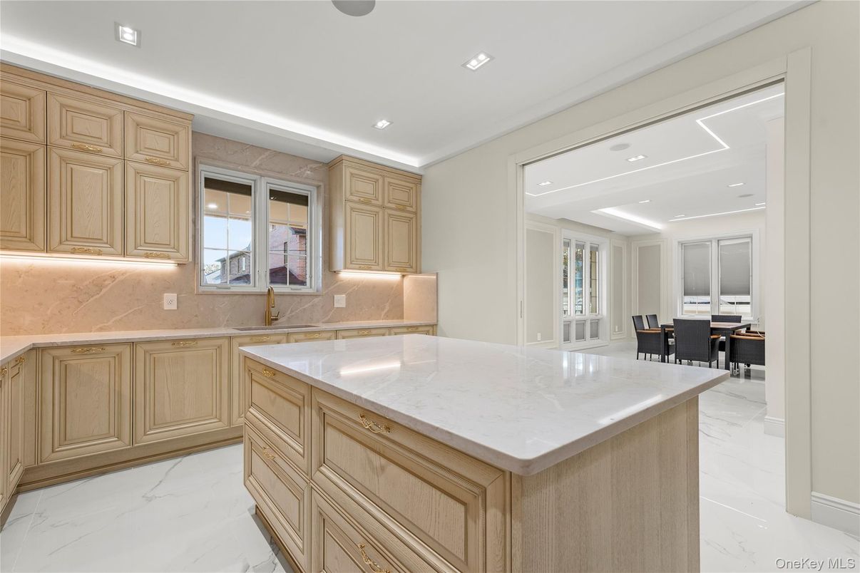 Dining room, Interior, Kitchen, Marble, Recessed Lighting