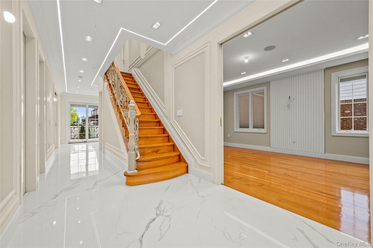 Empty room, Interior, Marble, Recessed Lighting, Wood Texture Flooring