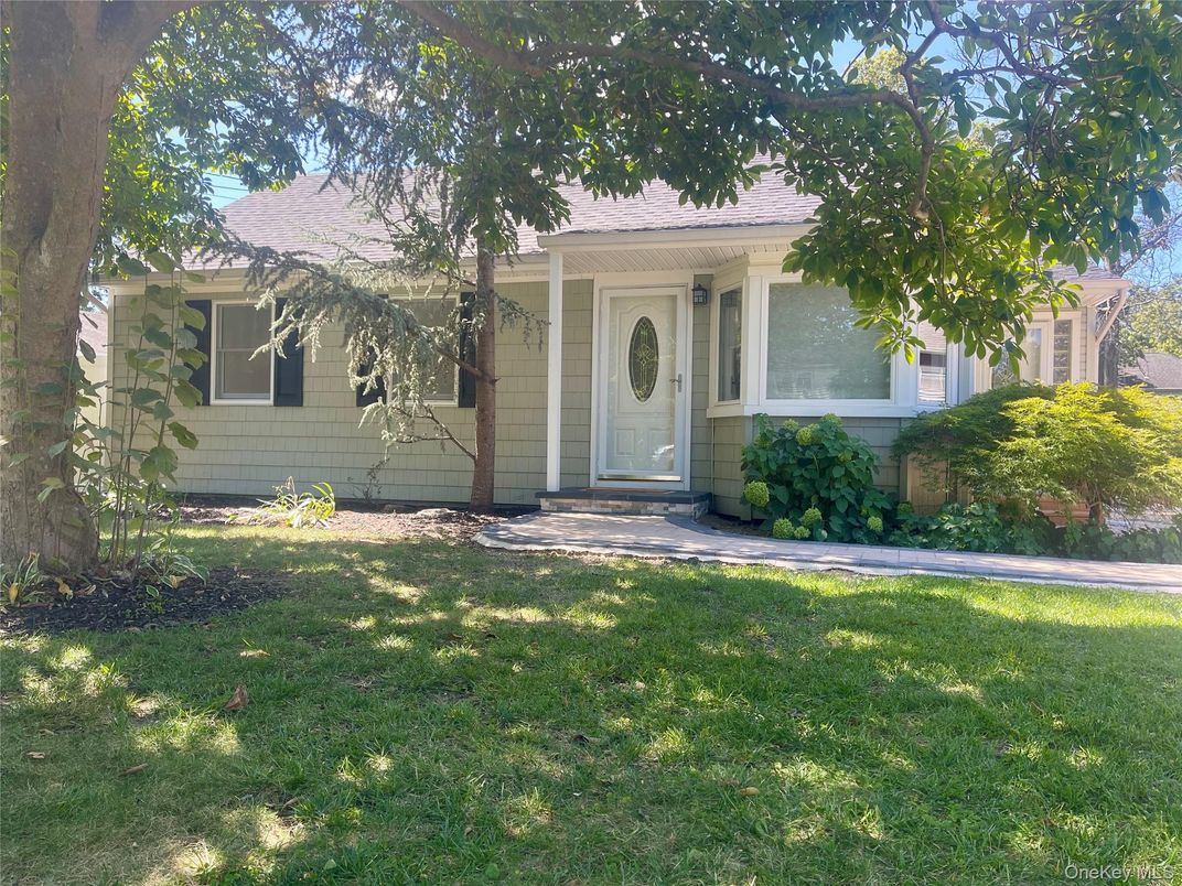 Exterior, Facade, Cape Cod