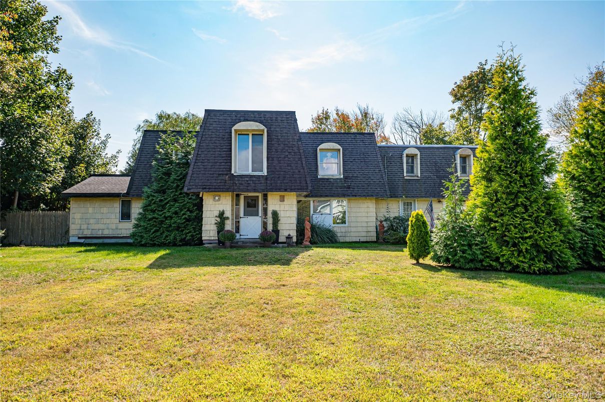 Attached, Backyard, Exterior, Facade, French Provincial